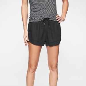 Athleta Bali linen black shorts